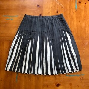 ♣️ J. Crew Black & White Pleated Skirt | Sz 6 |